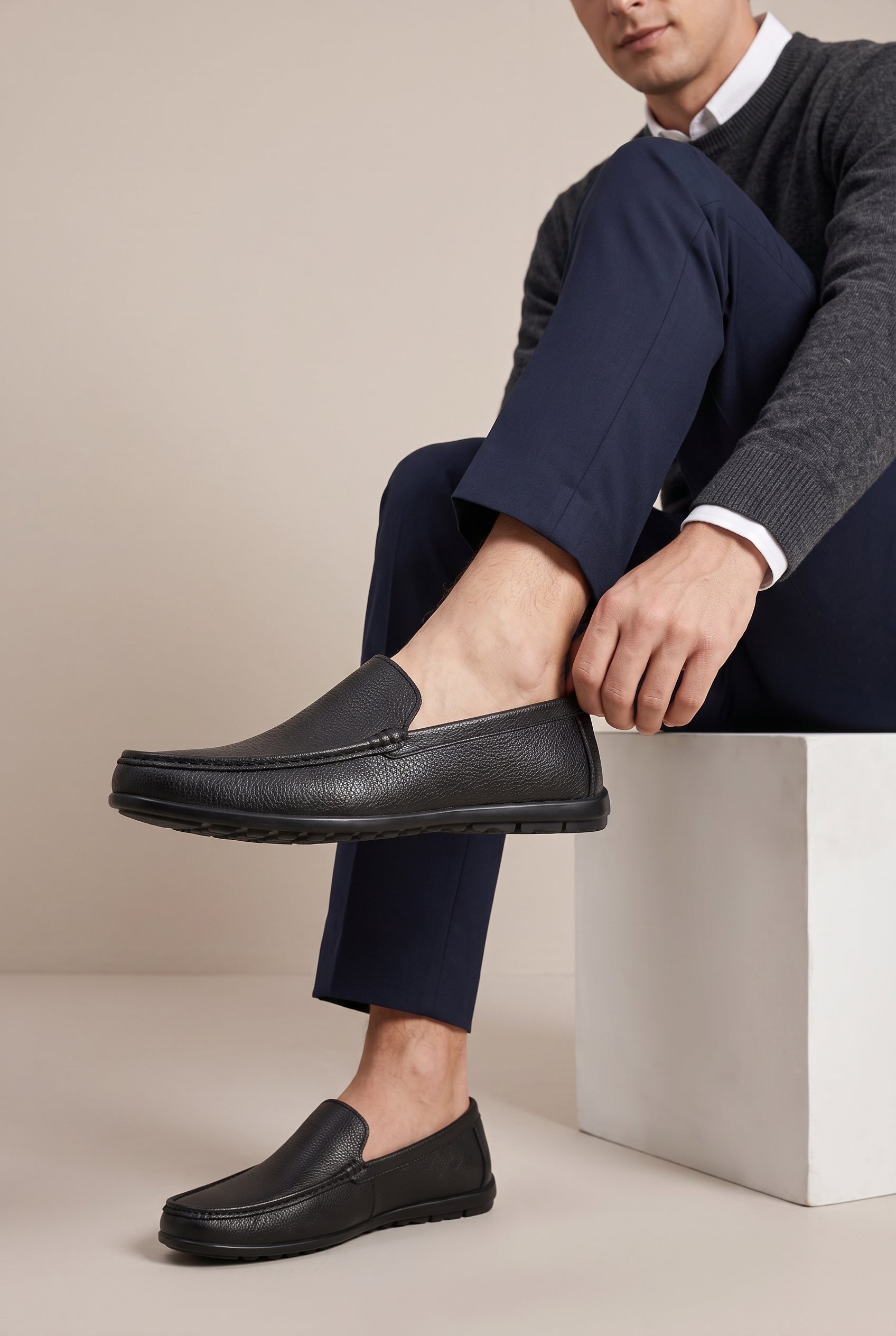 Umbra | Men's Black Leather Slip-On Loafers Cowhide Round Toe Business Casual Shoes