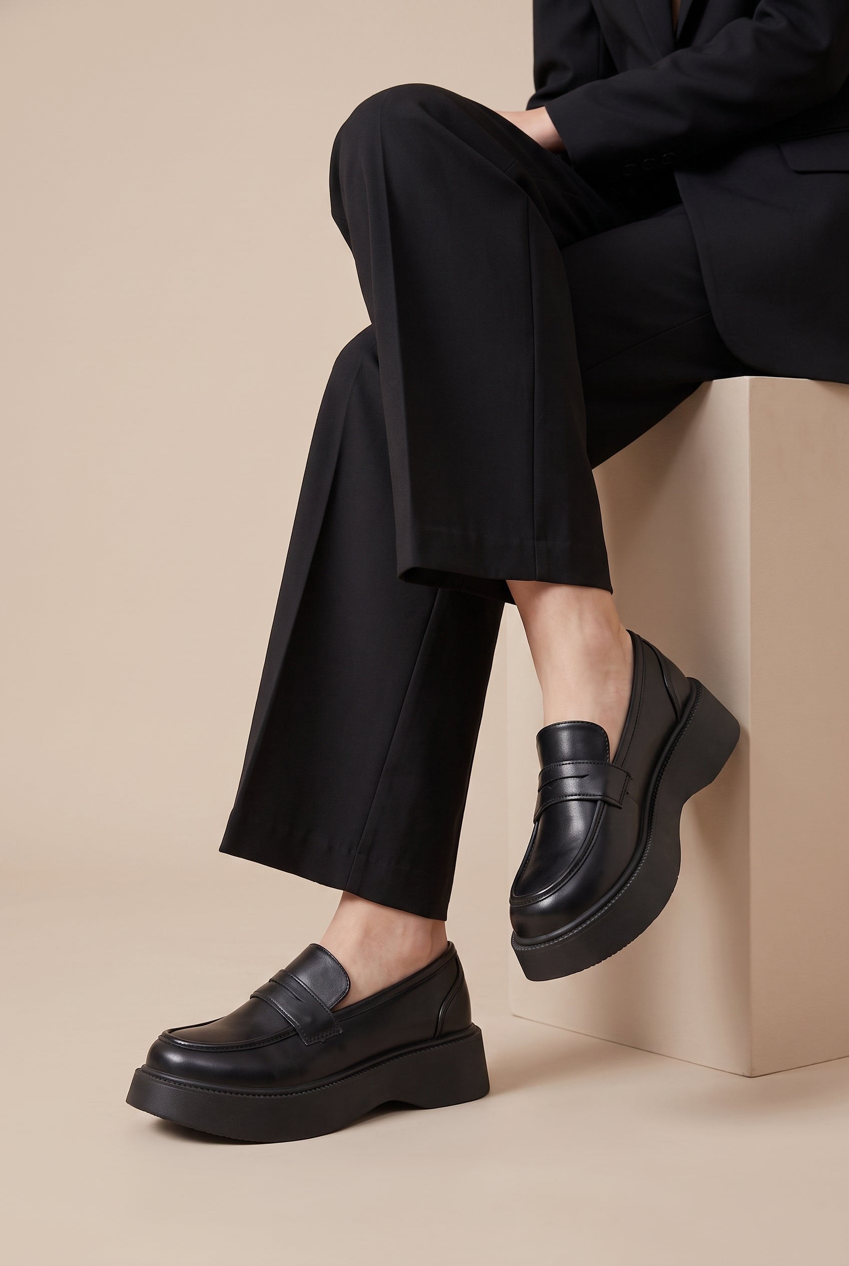 Crescent | Women's Platform Loafers Slip-On Round Toe Chunky Heel Korean Shoes