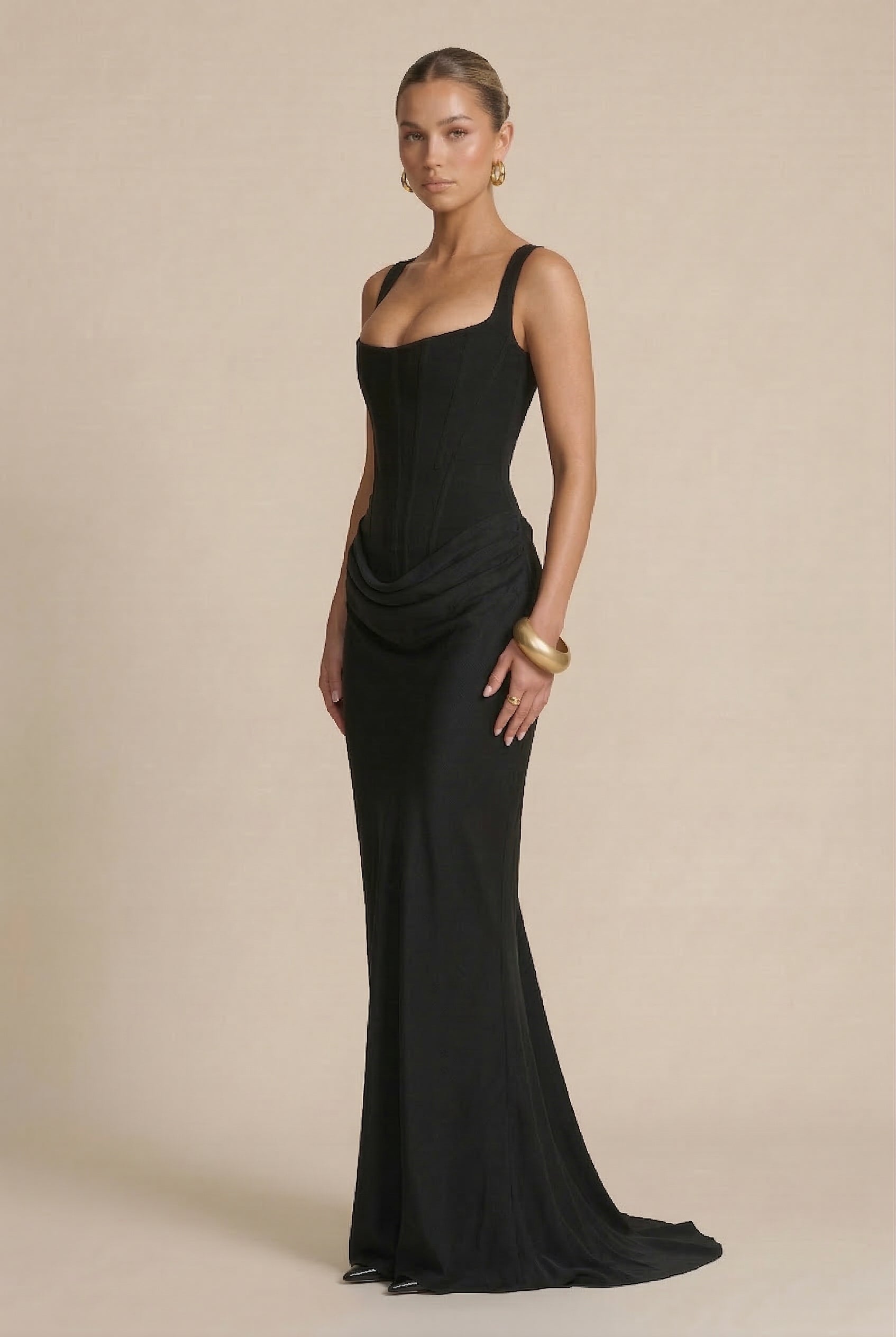 Elegant Long-Sleeved Slim-Fit Maxi Dress with Spaghetti Straps